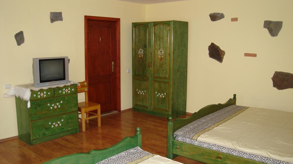 Pensiunea Dealu Morii Cartisoara Bilik gambar